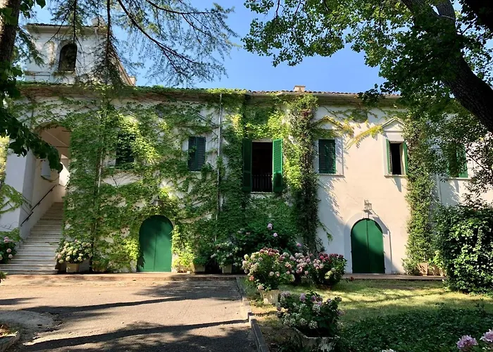 Aurora House Вилла